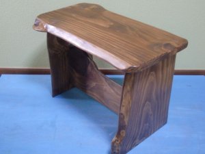 画像3: 茶色のベンチ
