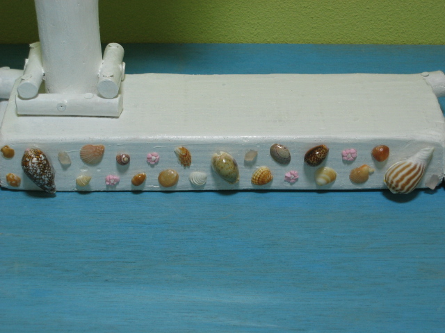 画像: 貝殻付の花台