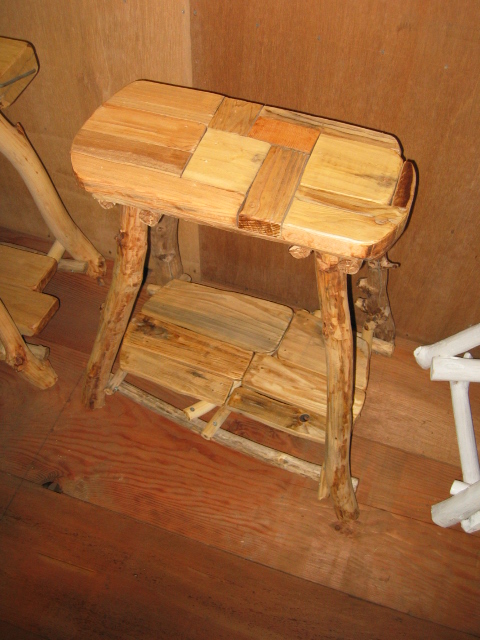 画像: カウンターテーブルタイプ飾り台